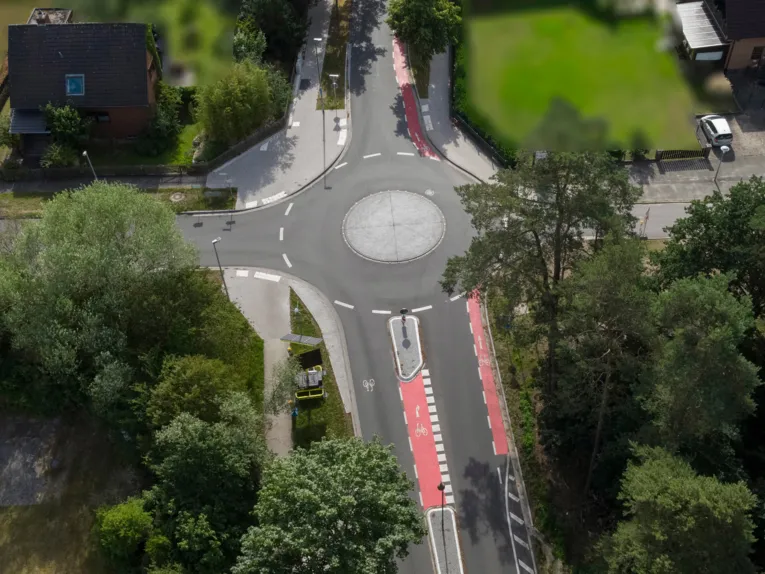 Aufnahme einer Stra&szlig;enansicht mit Vorrichtung speziell f&uuml;r Radfahrende